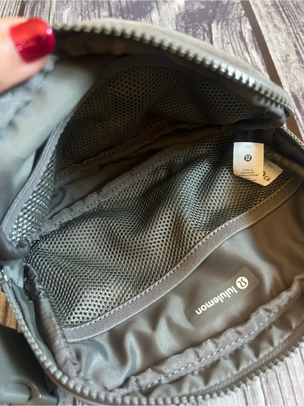 lululemon athletica Everywhere Belt Bag 1L - Picture 5 of 8